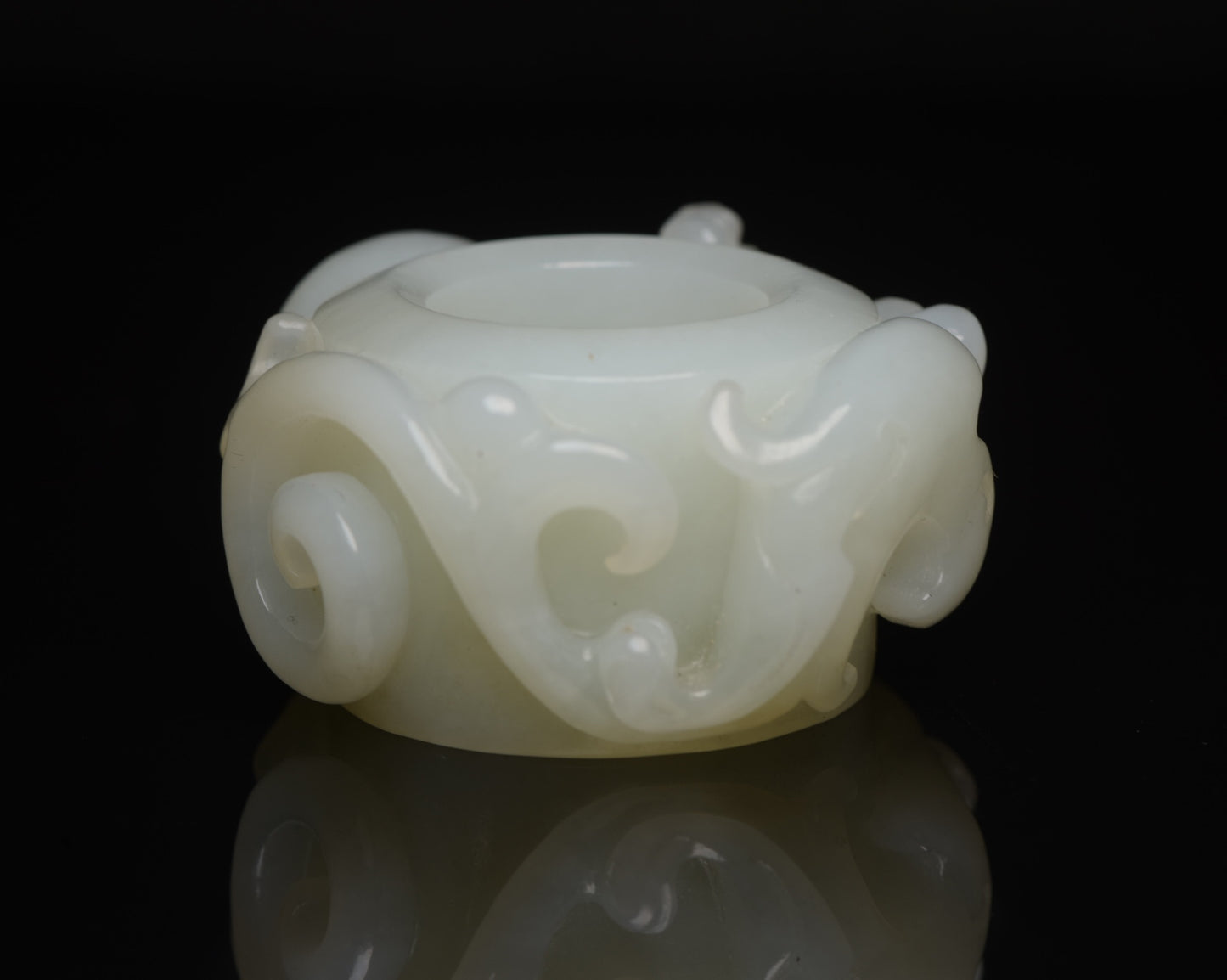 A0542 Superb Chinese Natural Hetian Jade High Relief Chi Dragon Thumb Ring