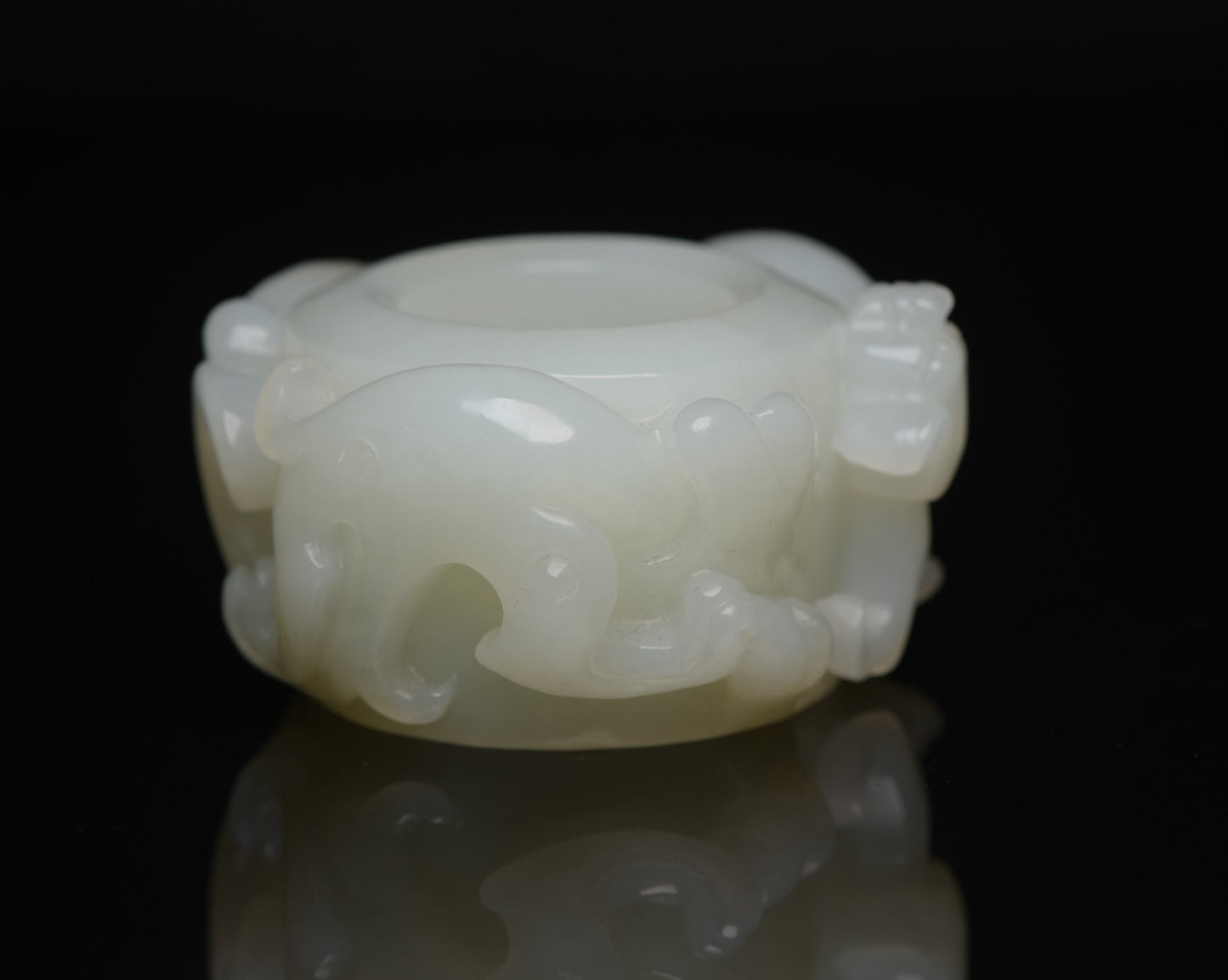 A0542 Superb Chinese Natural Hetian Jade High Relief Chi Dragon Thumb Ring