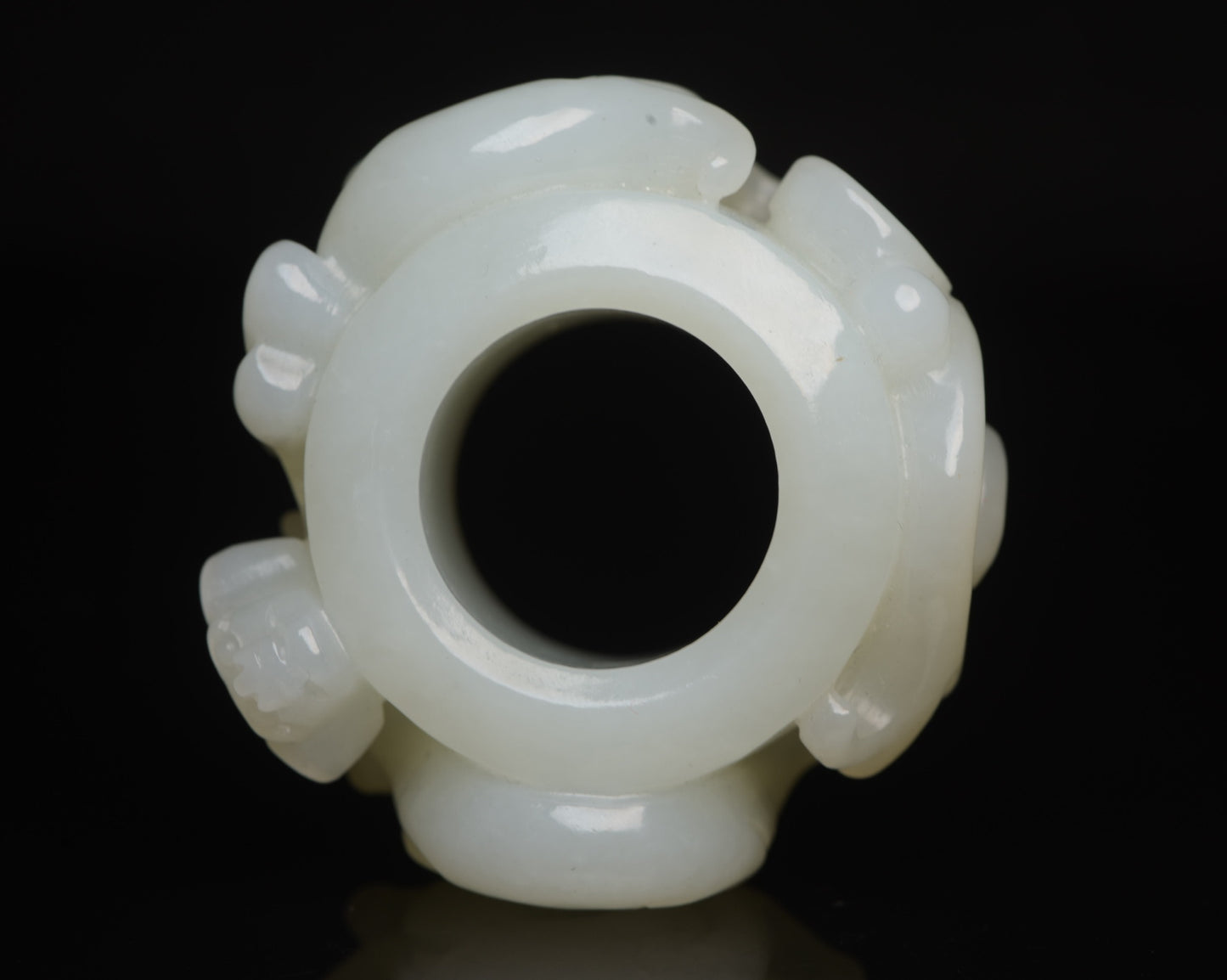 A0542 Superb Chinese Natural Hetian Jade High Relief Chi Dragon Thumb Ring