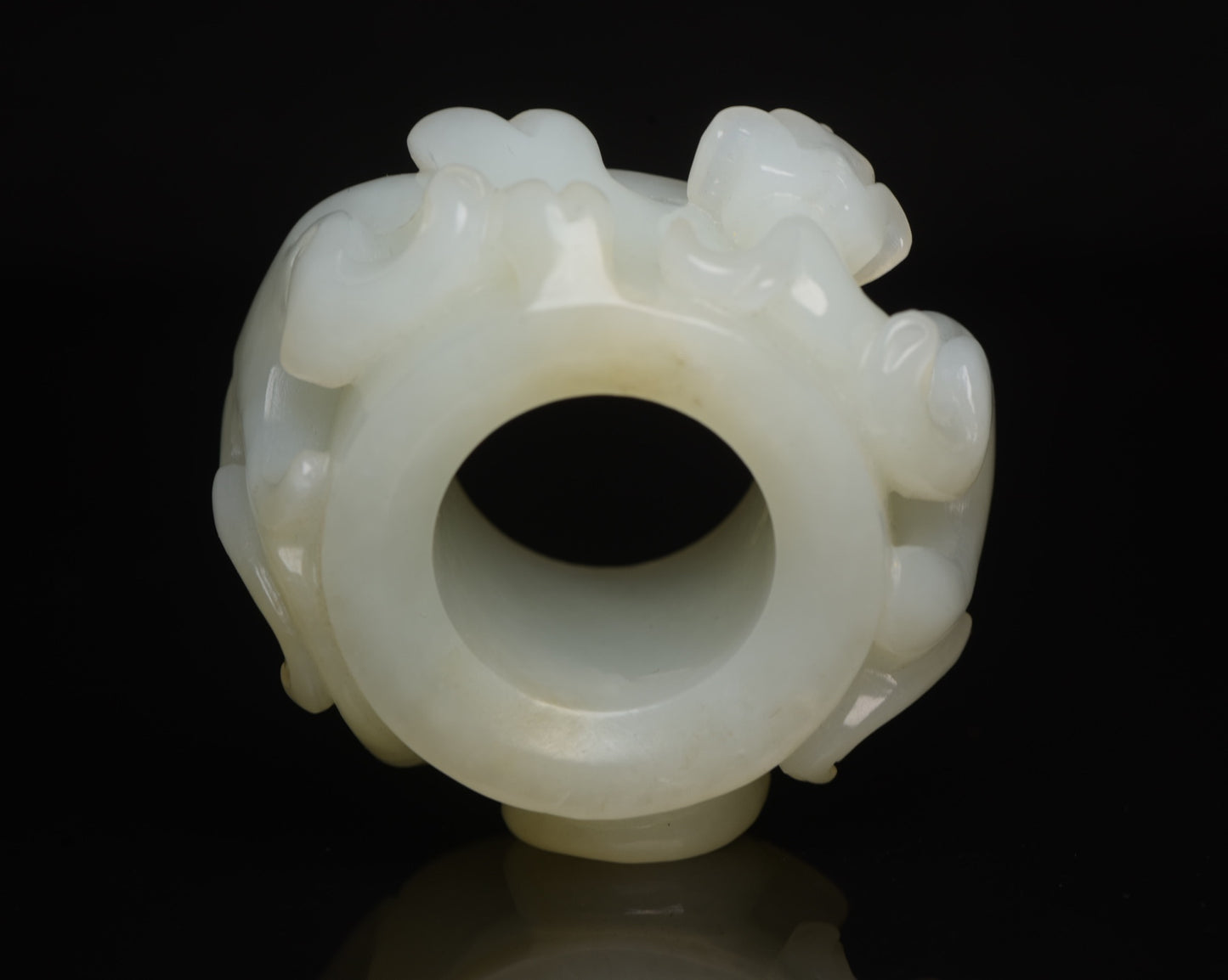 A0542 Superb Chinese Natural Hetian Jade High Relief Chi Dragon Thumb Ring