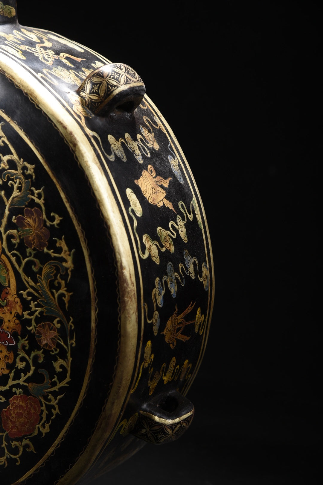 A0567 Chinese Gilt Gold Wooden-cored Lacquerware Flowers Design Vase