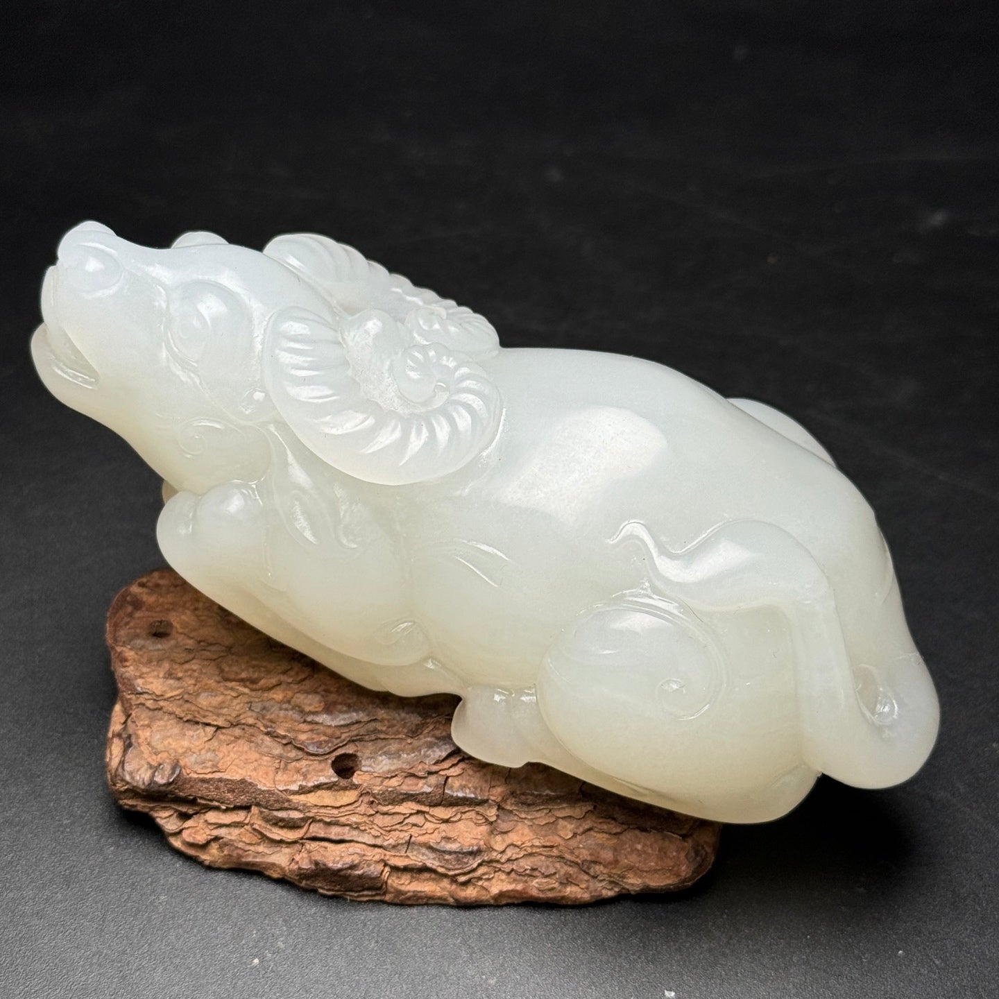 A0568 Superb Chinese White Hetian Jade Carved Fortune Ox Statue