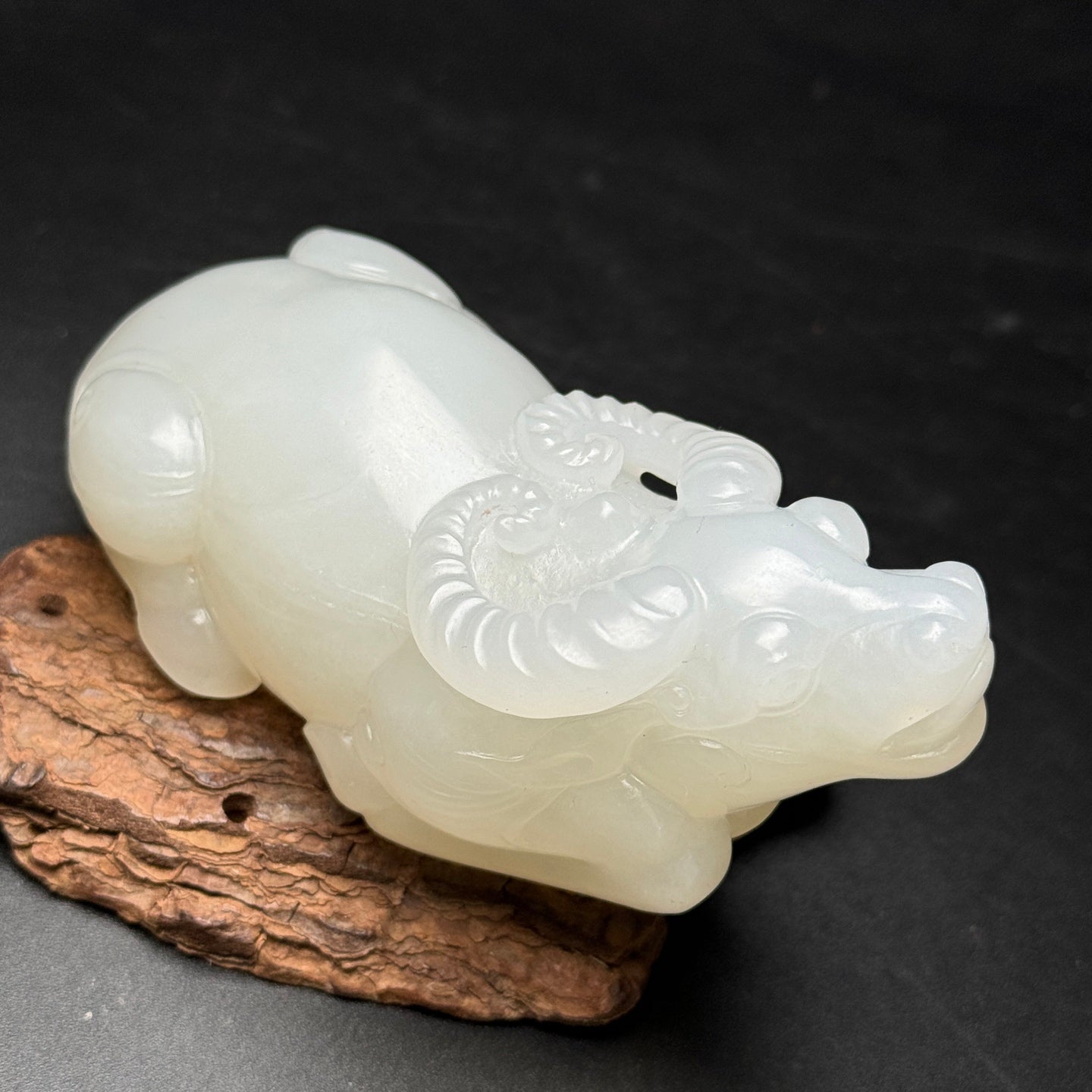 A0568 Superb Chinese White Hetian Jade Carved Fortune Ox Statue