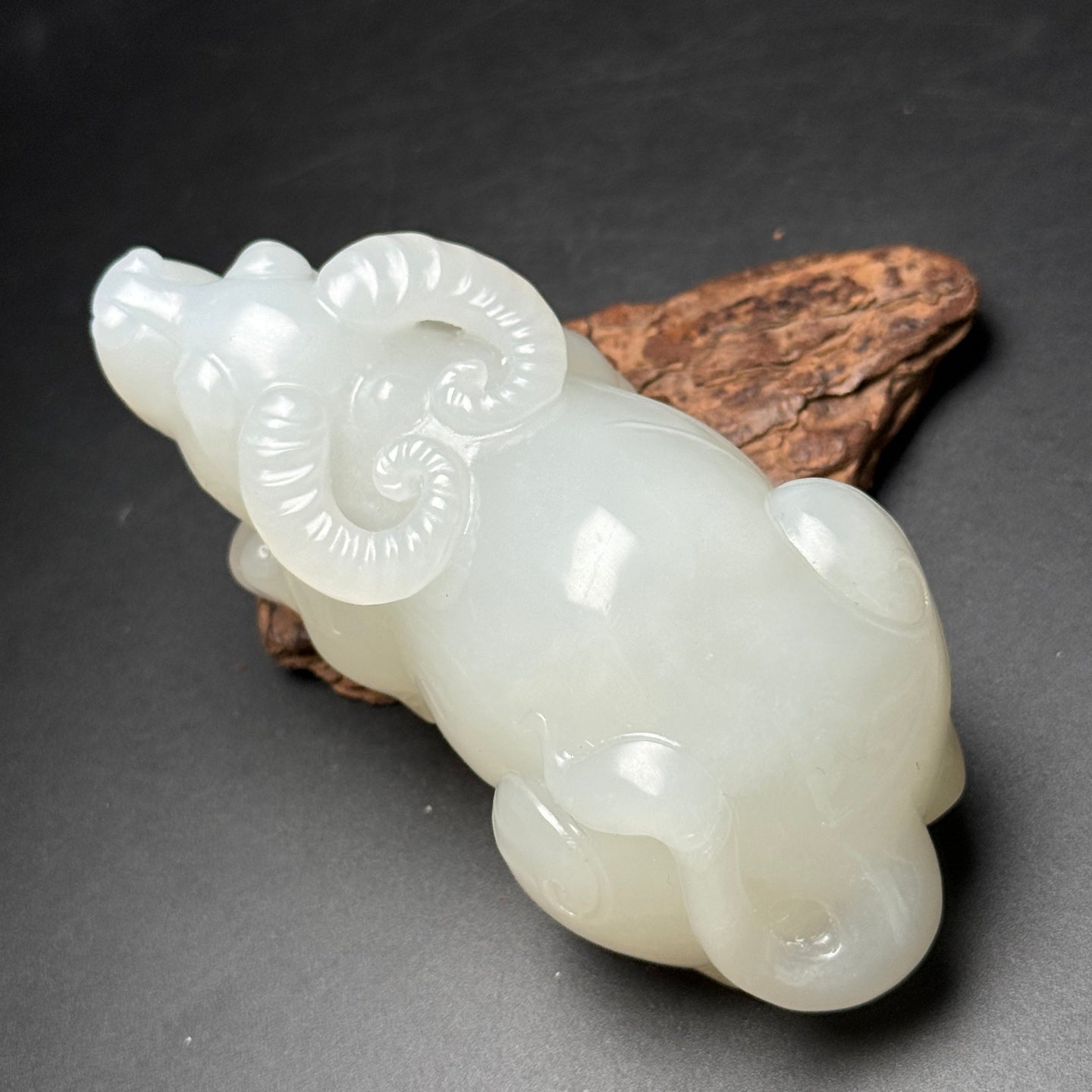 A0568 Superb Chinese White Hetian Jade Carved Fortune Ox Statue