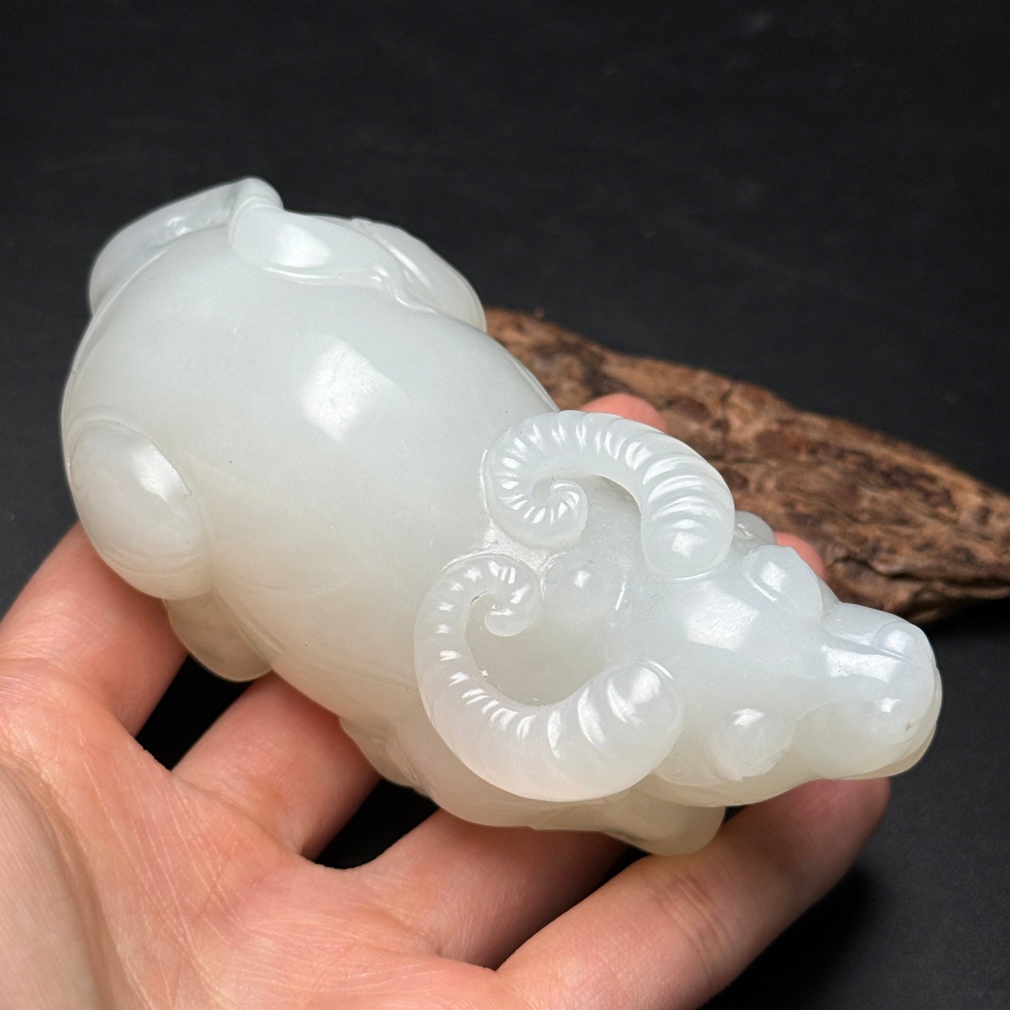 A0568 Superb Chinese White Hetian Jade Carved Fortune Ox Statue