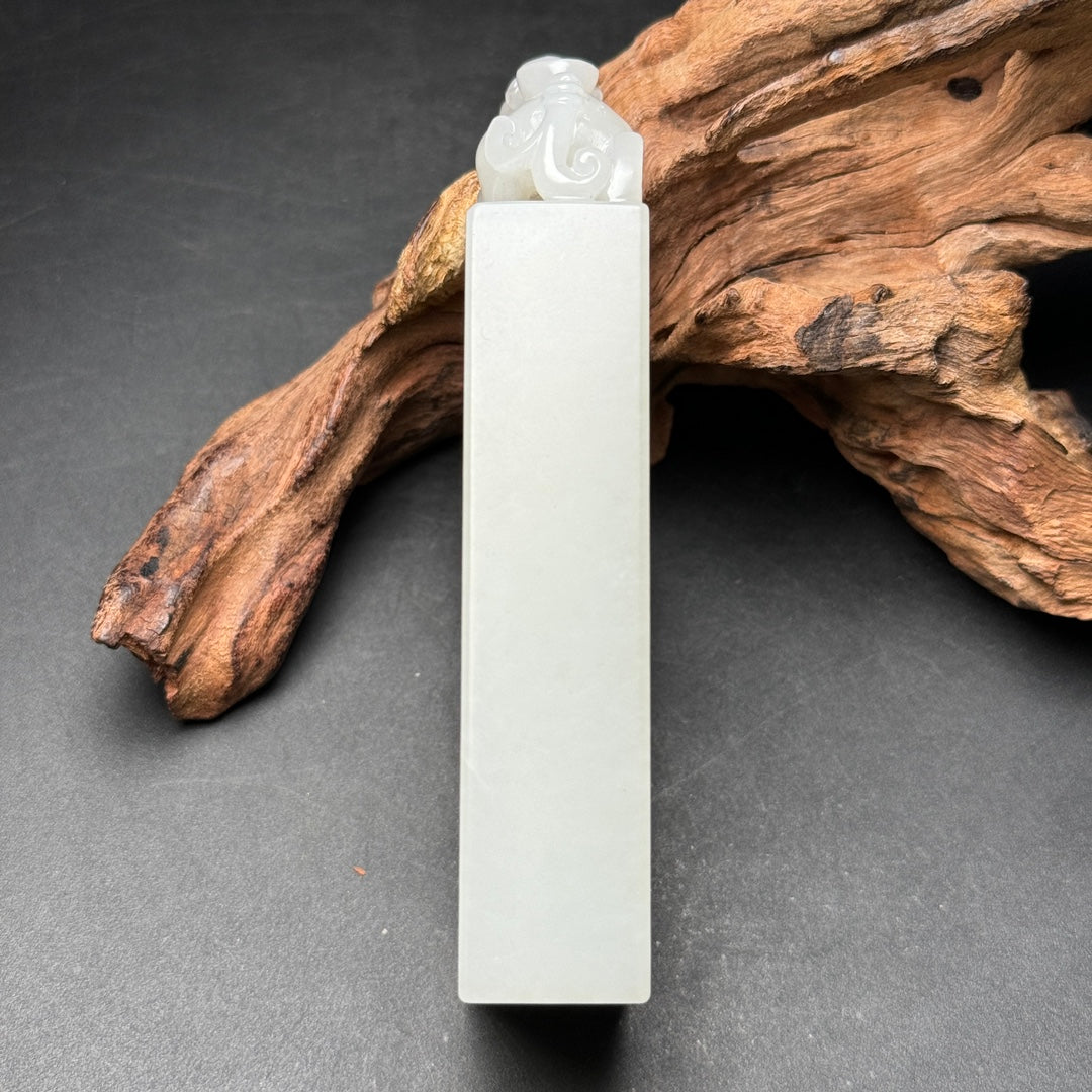 A0575 Superb Chinese White Hetian Jade Low Relief Fortune Pixiu Seal Staue