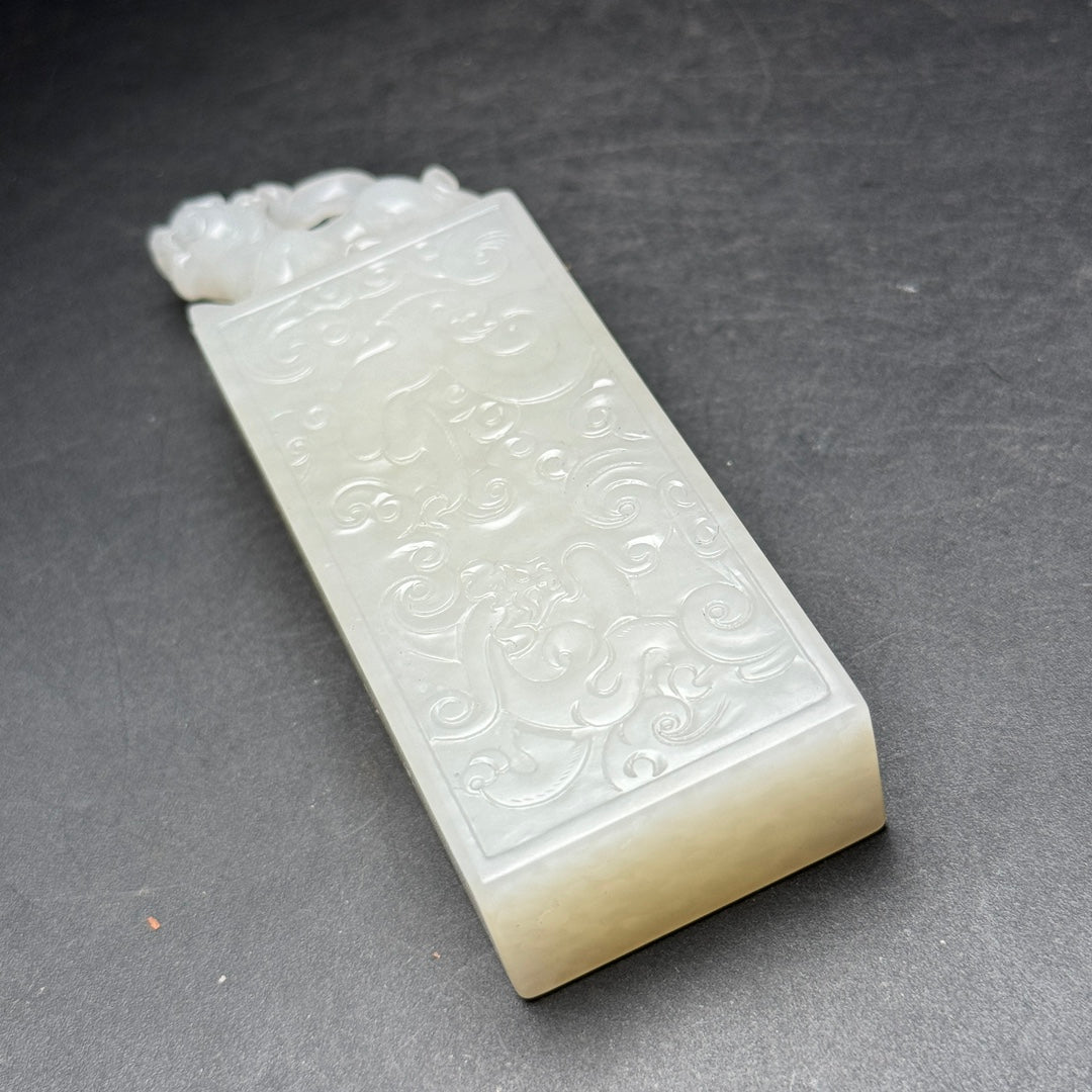 A0575 Superb Chinese White Hetian Jade Low Relief Fortune Pixiu Seal Staue