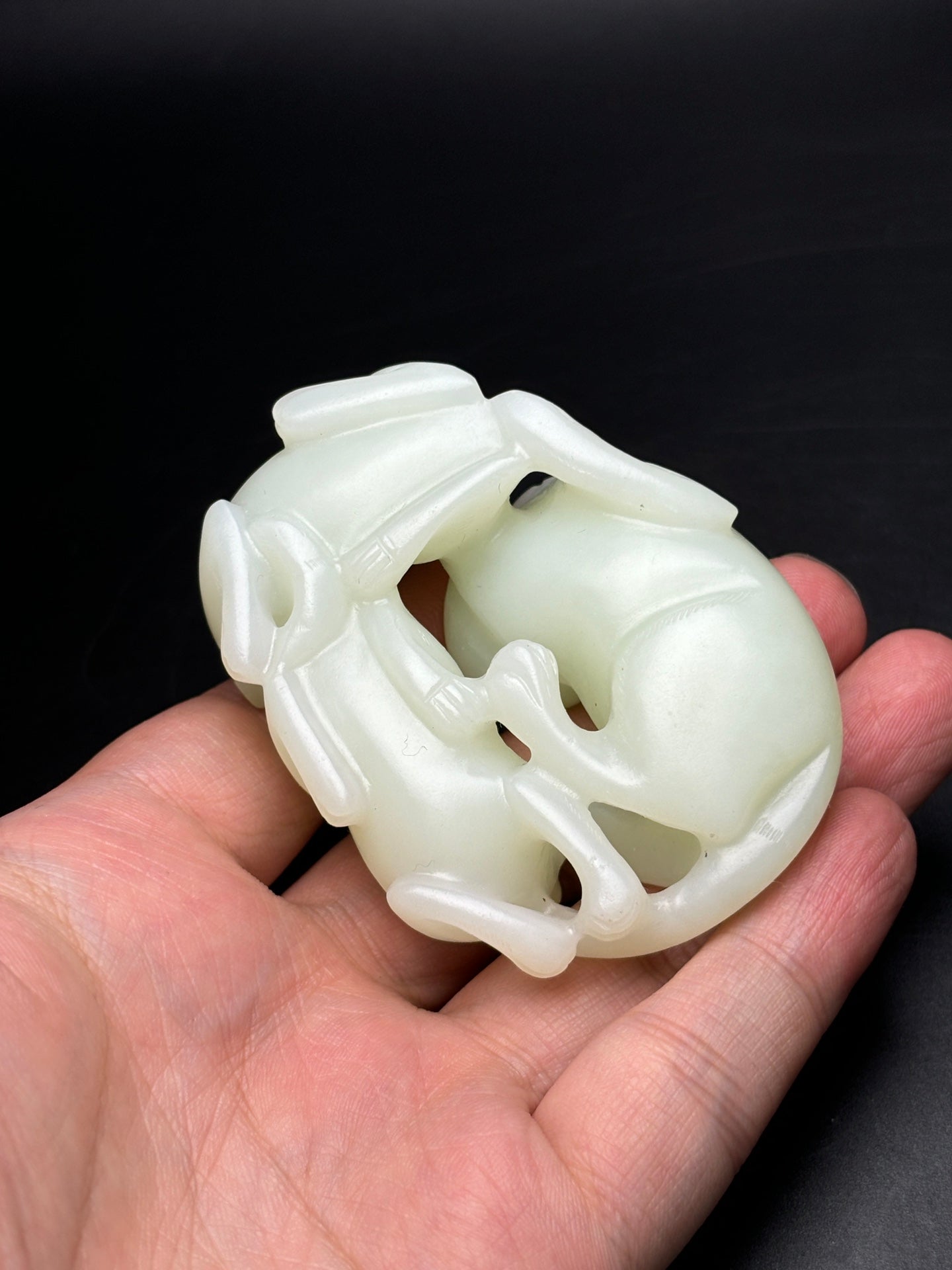 A0581 Chinese Natural Hetian Jade Carved Fortune Beast Statue/Pendant