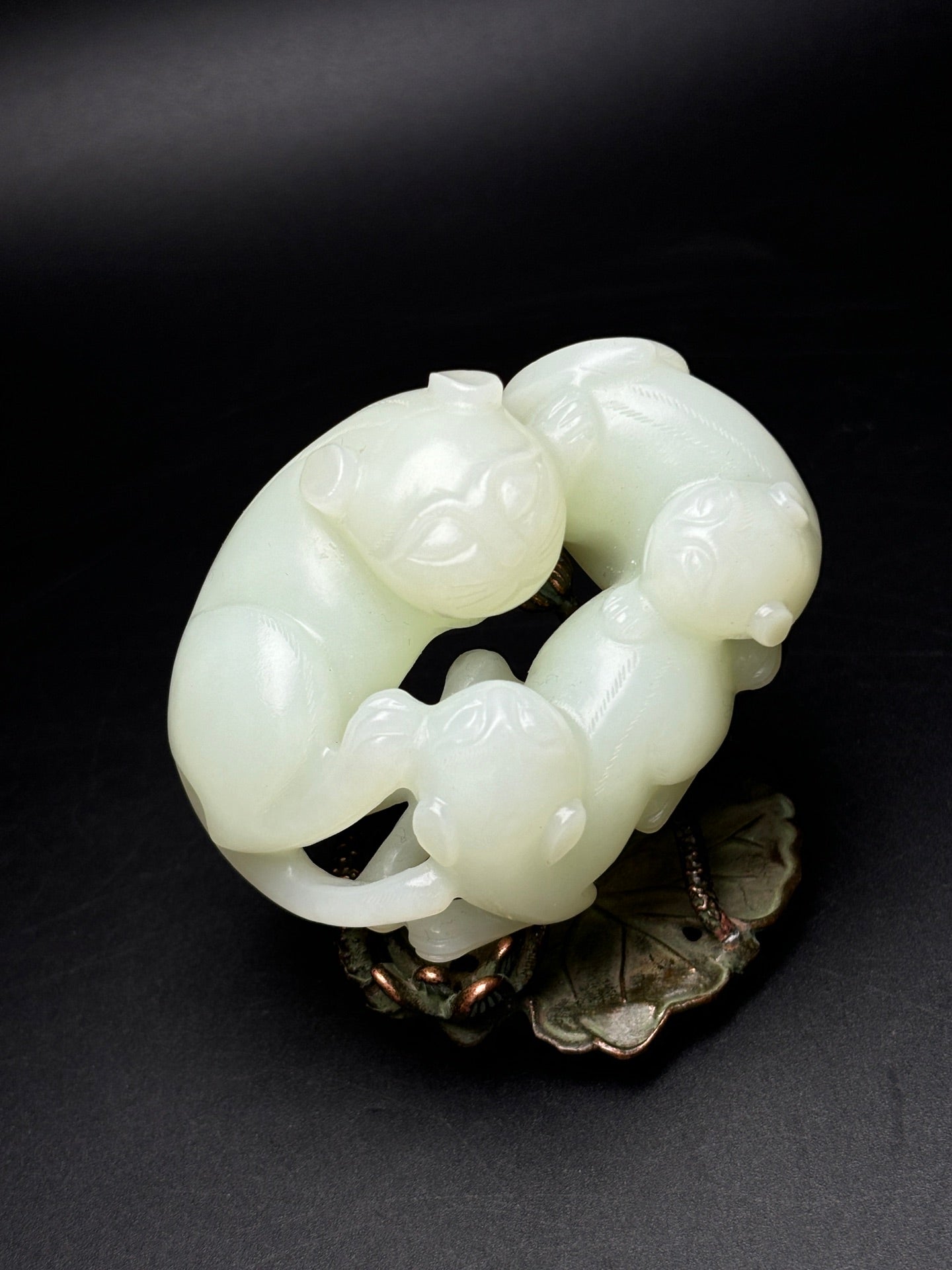 A0581 Chinese Natural Hetian Jade Carved Fortune Beast Statue/Pendant
