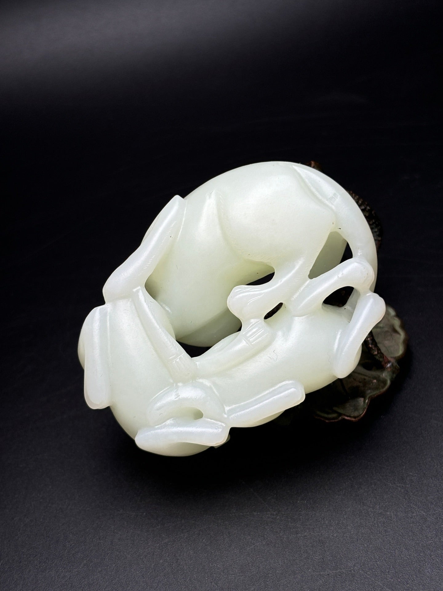 A0581 Chinese Natural Hetian Jade Carved Fortune Beast Statue/Pendant