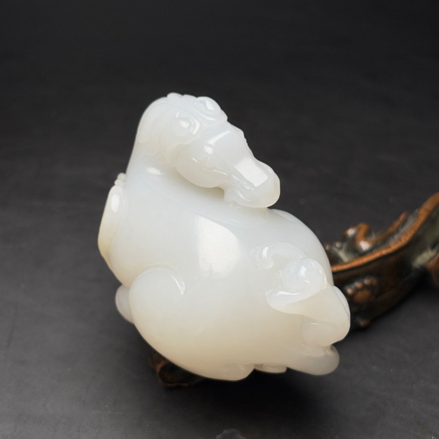 A0584 Superb Chinese White Hetian Jade Carved Horse & Monkey Statue/Pendant
