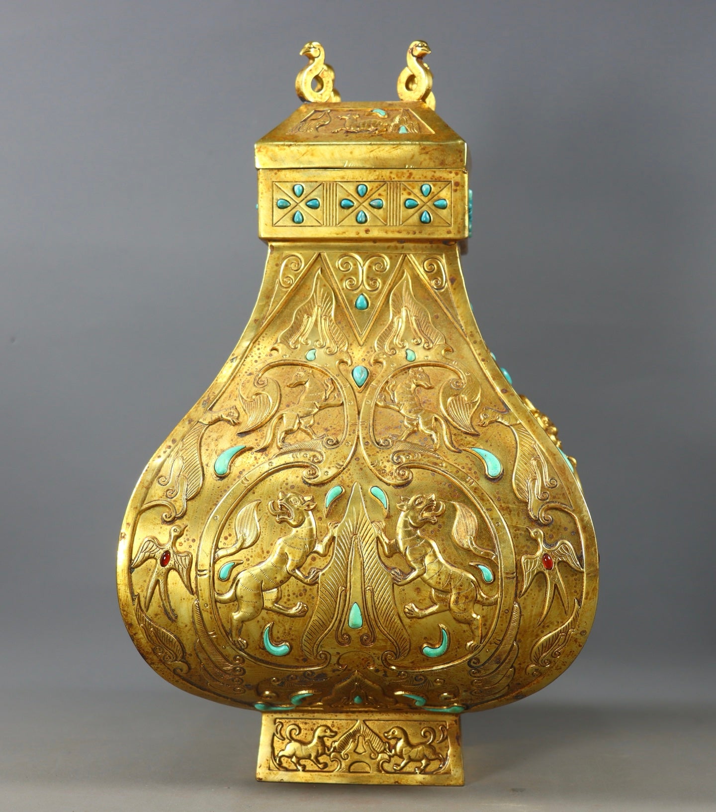 A0585 Vintage Chinese Gilt Gold Bronze Inlay Turquoise Fortune Beast Pot w Lid