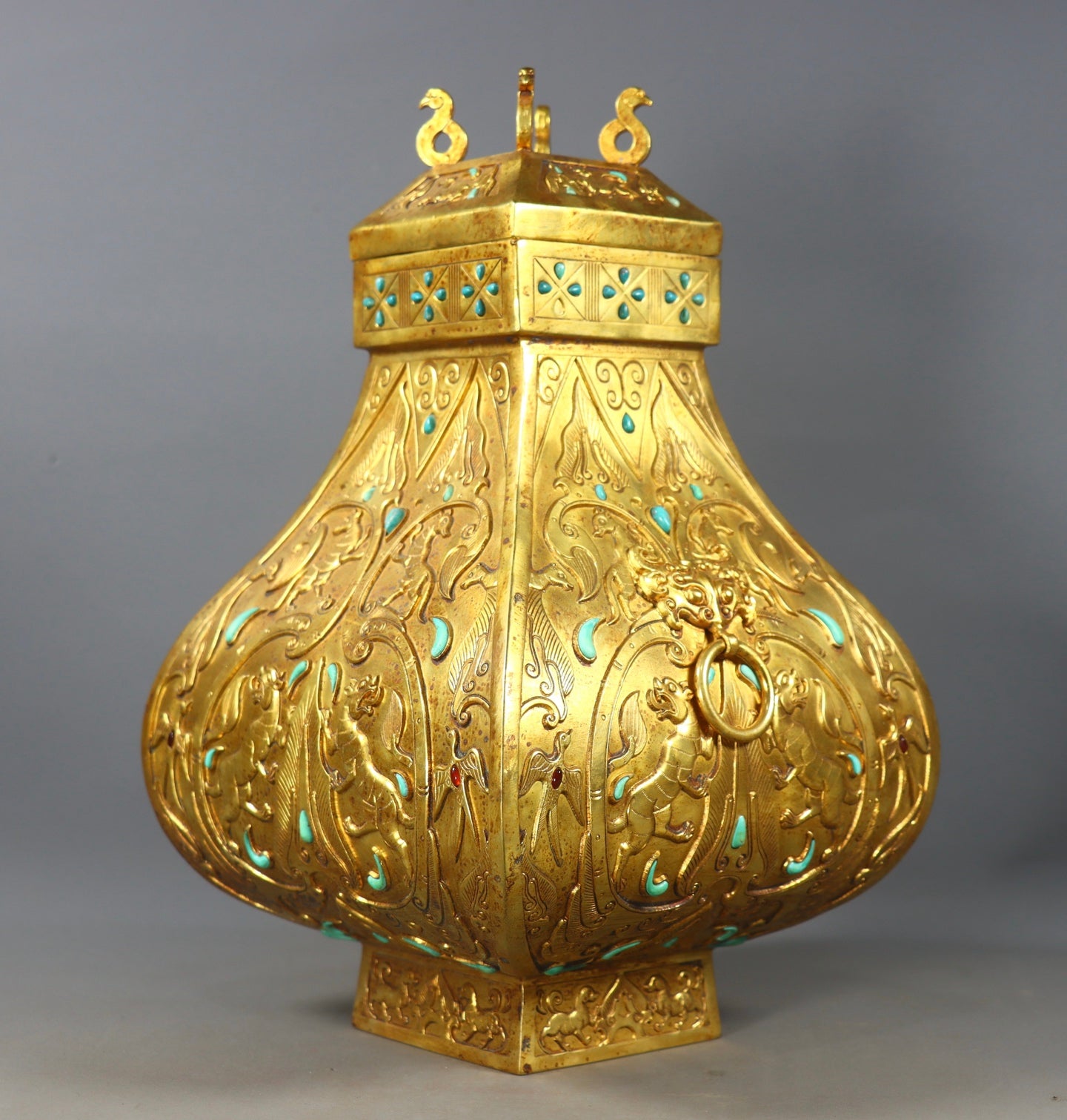 A0585 Vintage Chinese Gilt Gold Bronze Inlay Turquoise Fortune Beast Pot w Lid