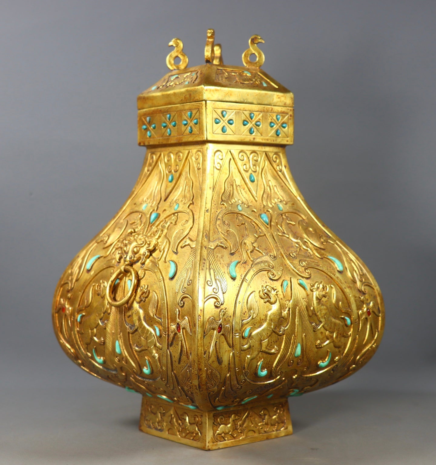 A0585 Vintage Chinese Gilt Gold Bronze Inlay Turquoise Fortune Beast Pot w Lid