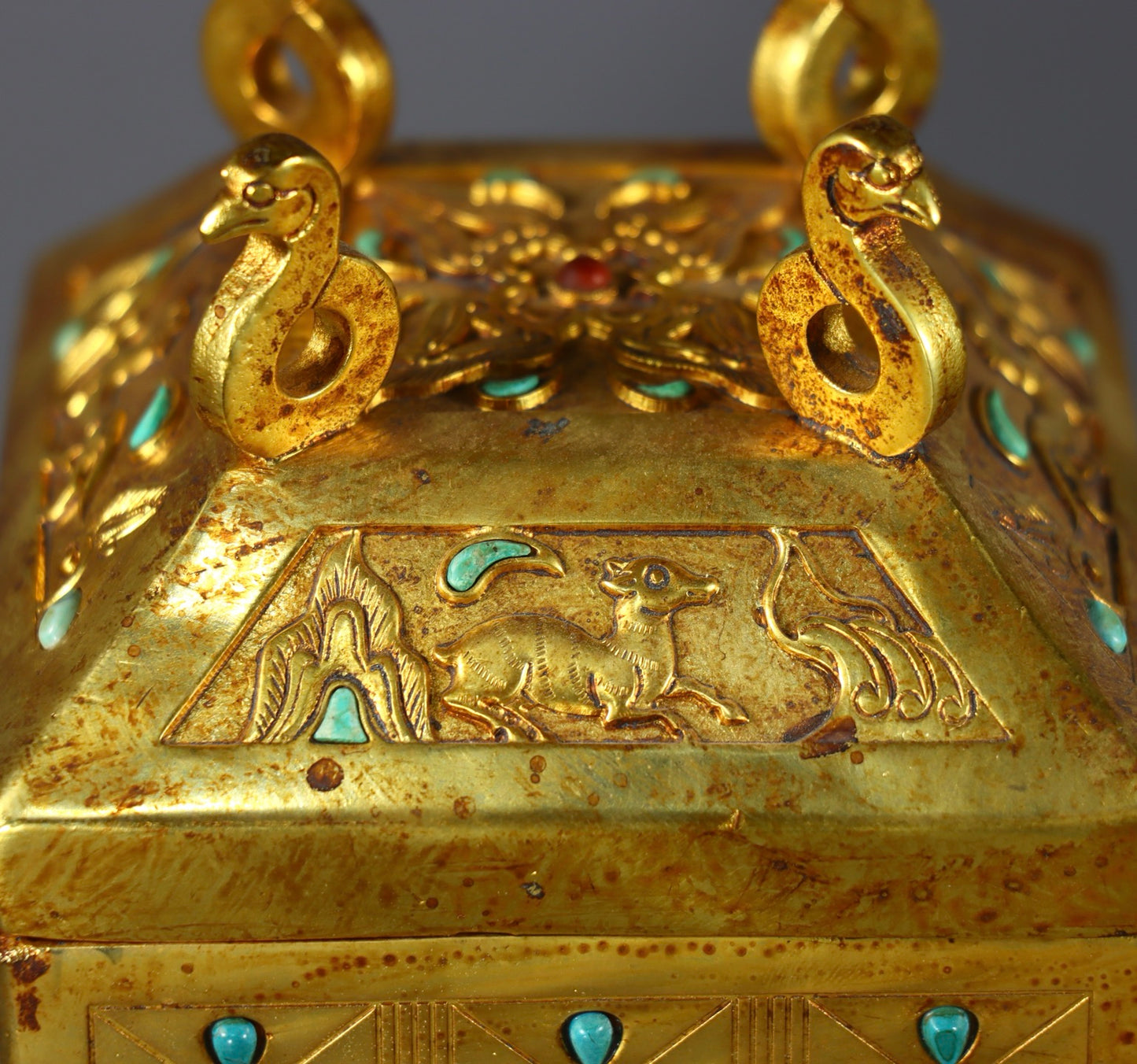 A0585 Vintage Chinese Gilt Gold Bronze Inlay Turquoise Fortune Beast Pot w Lid
