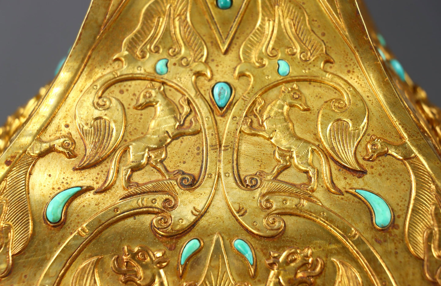 A0585 Vintage Chinese Gilt Gold Bronze Inlay Turquoise Fortune Beast Pot w Lid