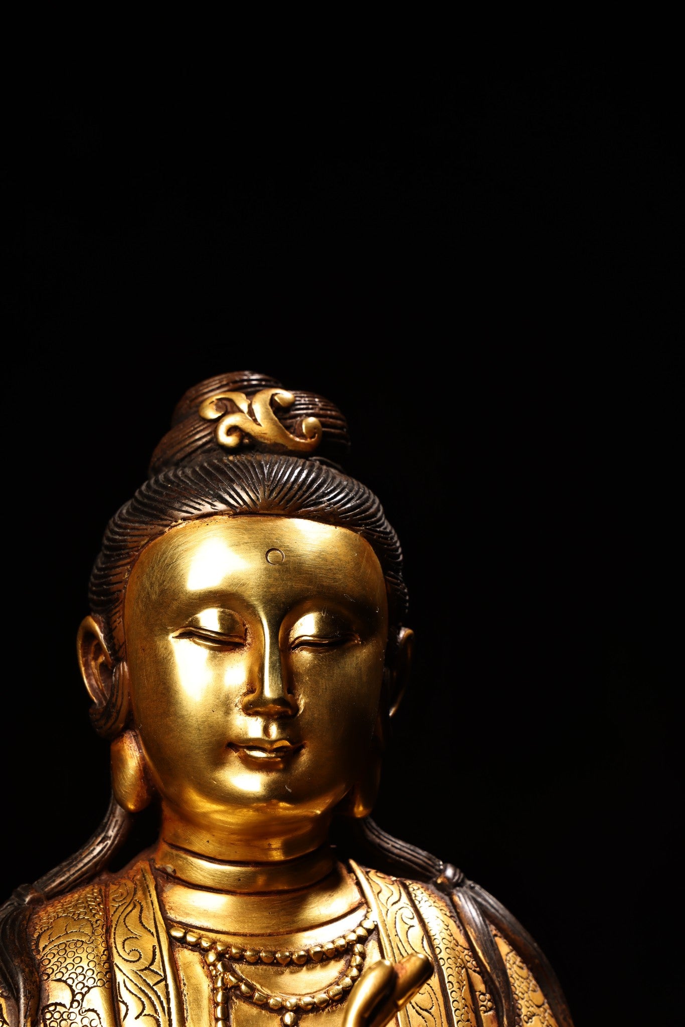 A0589 Tibetan Buddhism Gilt Gold Copper Kwan-yin Statue