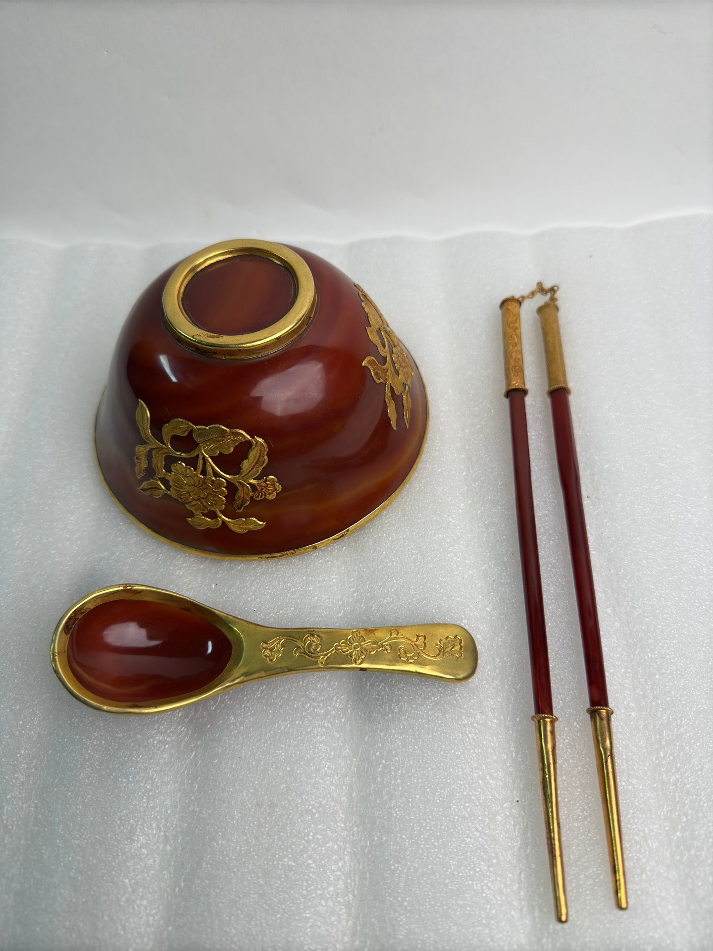 A0598 Chinese Red Agate Inlaying Gold Edge Flower Design Bowl & Chopsticks