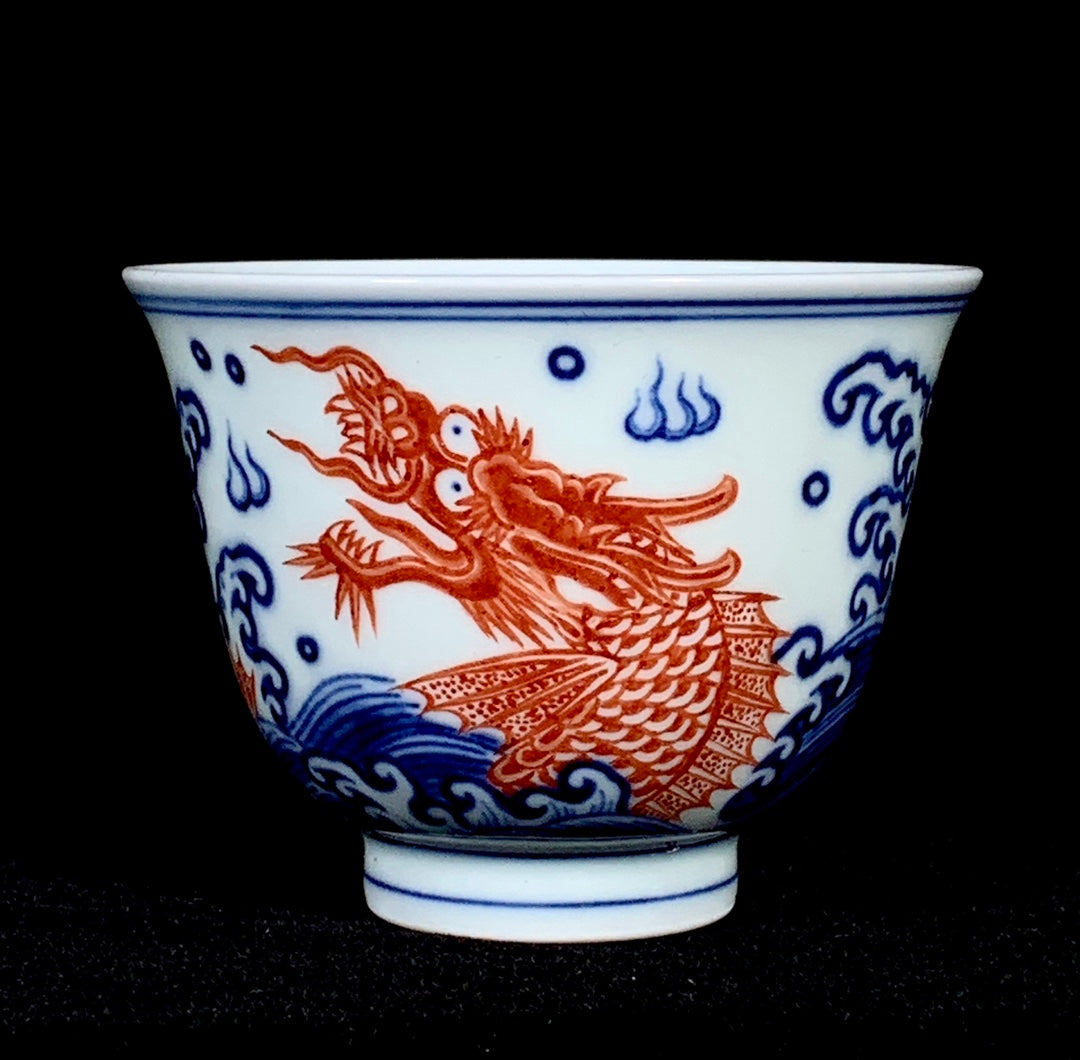 A0607 Chinese Iron Red Glaze+Blue And White Porcelain Dragon Fish Design Wine Cup