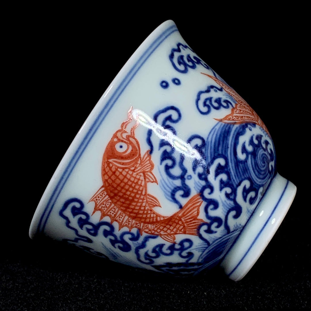 A0607 Chinese Iron Red Glaze+Blue And White Porcelain Dragon Fish Design Wine Cup