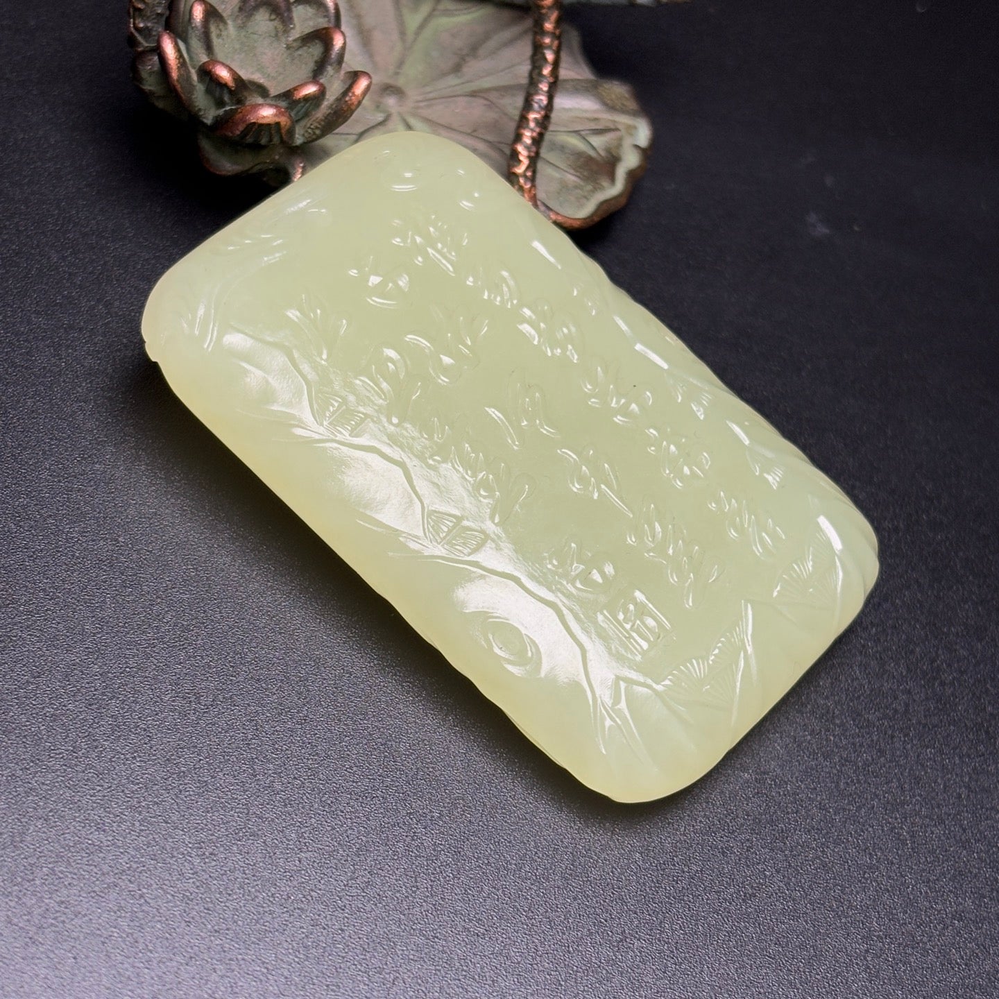 A0609 Chinese Natural Hetian Jade Low Relief Playing Chess Old Men Pendant