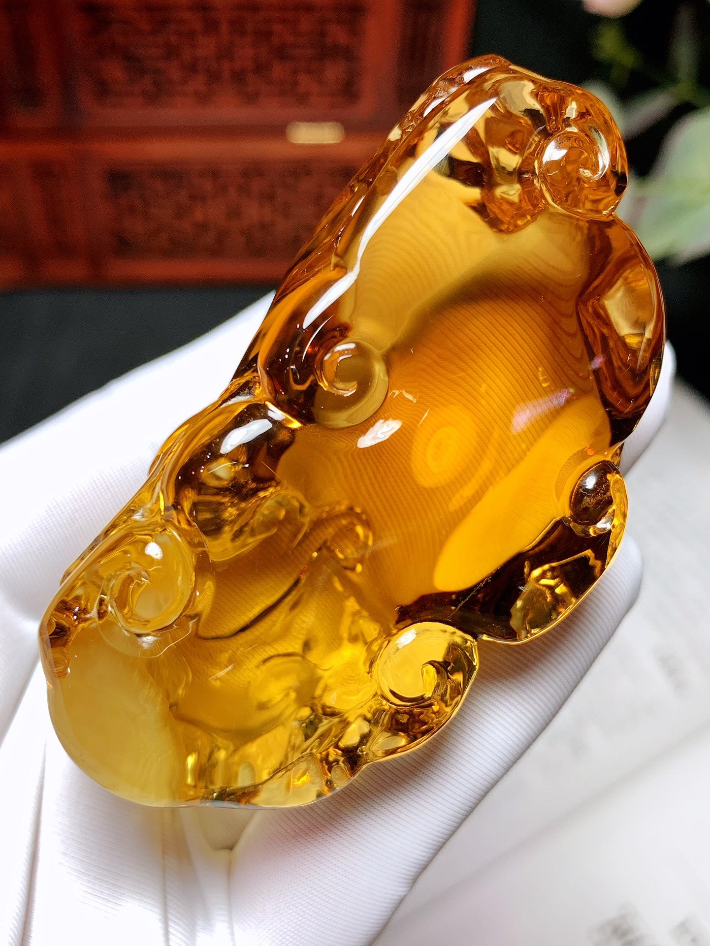 A0622 Exquisite Yellow Crystal Carved Fortune Pixiu Pendant