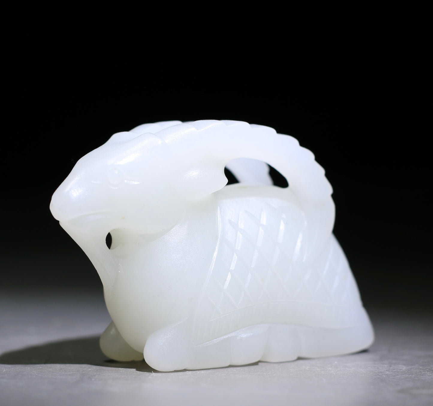 A0625 Superb Chinese White Hetian Jade Carved Fortune Sheep Statue/Pendant