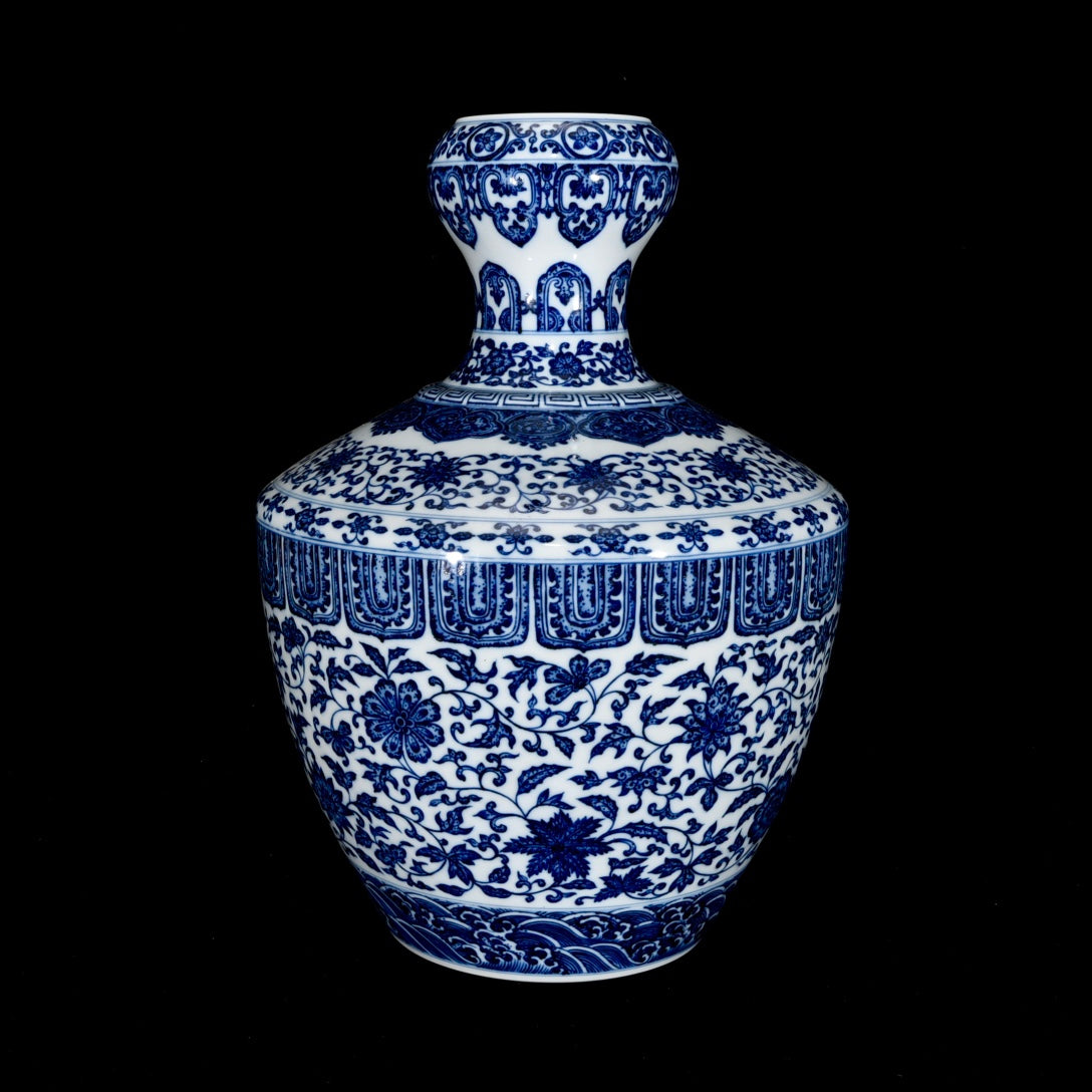 A0627 Chinese Blue And White Porcelain Flowers Design Vase