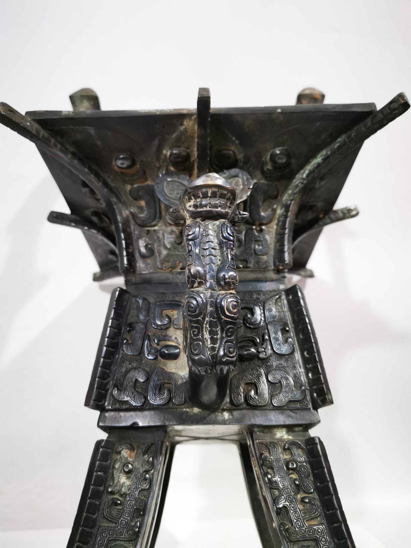 A0632 Vintage Chinese Bronze Four Legs Ritual Vessels - Jia