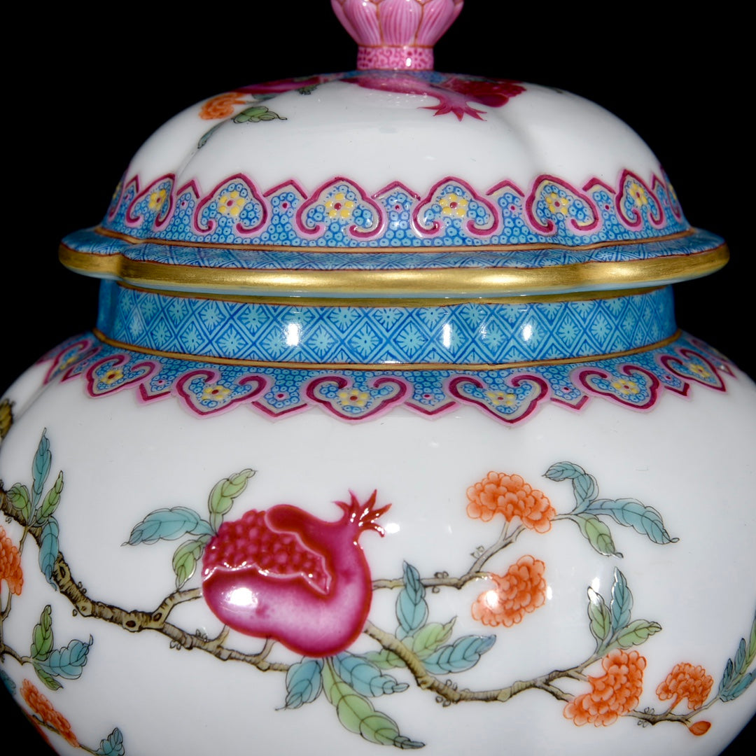 A0636 Chinese Gilt Edge Famille Rose Enamel Pomegranate Design Porcelain Pot w Lid