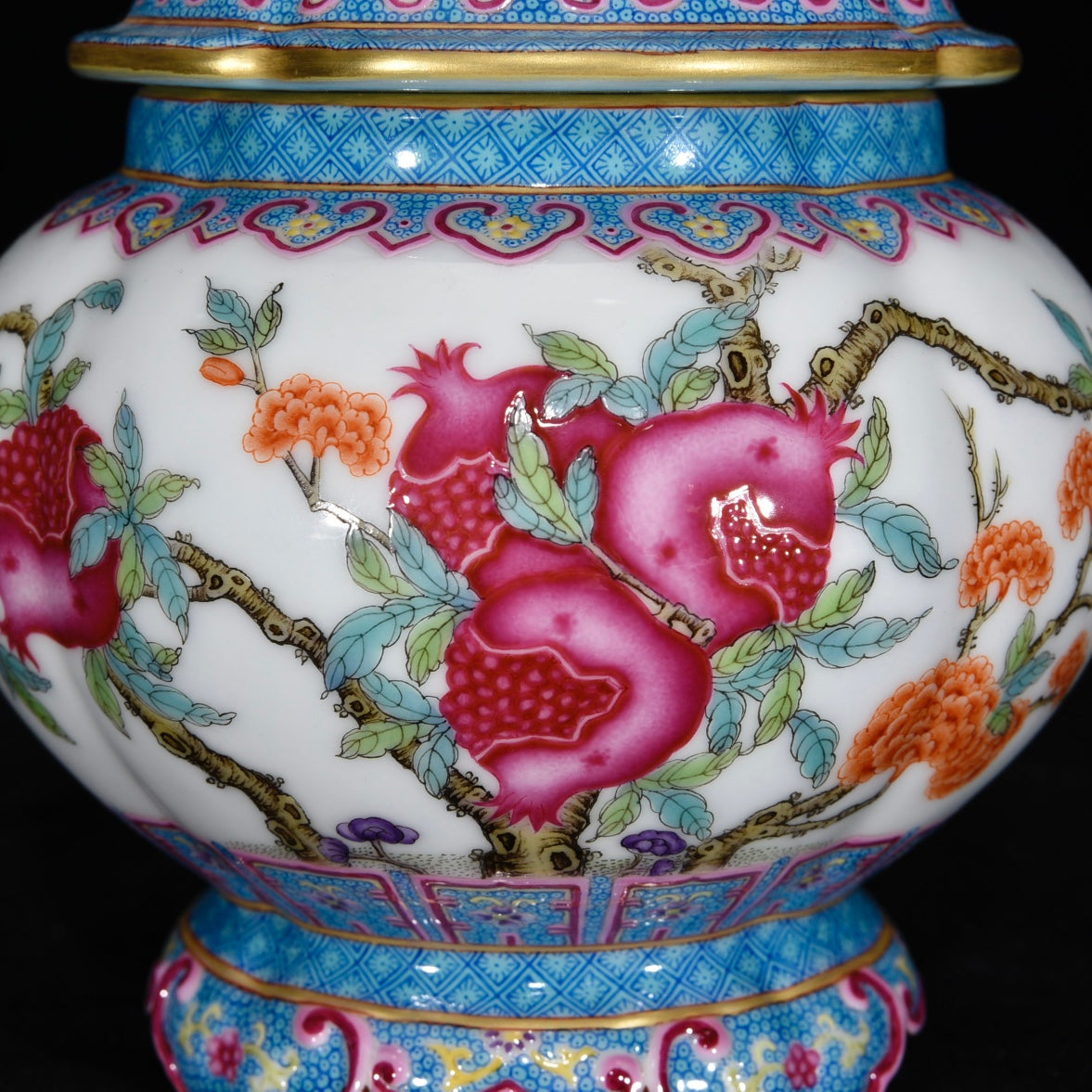 A0636 Chinese Gilt Edge Famille Rose Enamel Pomegranate Design Porcelain Pot w Lid