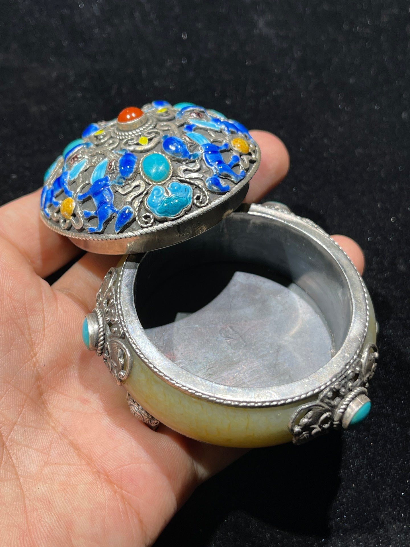 A0639 Vintage Pure Silver Inlay Hetian Jade & Gem Rouge Box