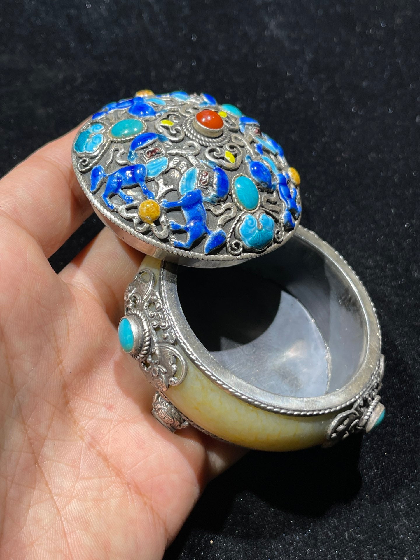 A0639 Vintage Pure Silver Inlay Hetian Jade & Gem Rouge Box