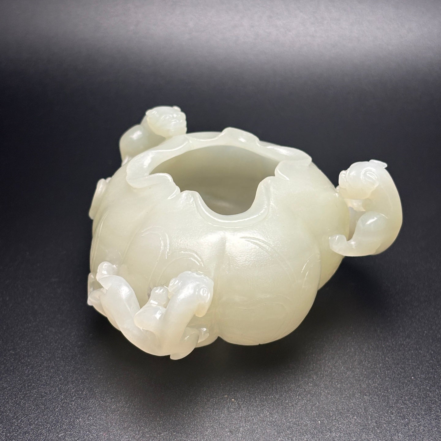 A0649 Superb Chinese White Hetian Jade Carved High Relief Chi Dragon Brush Washer