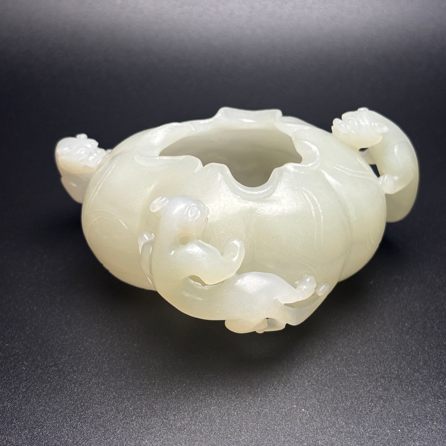 A0649 Superb Chinese White Hetian Jade Carved High Relief Chi Dragon Brush Washer