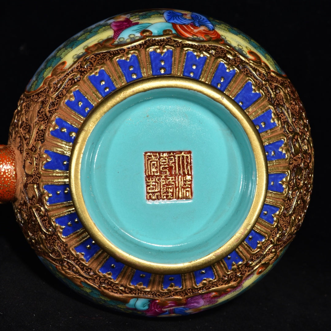 A0654 Chinese Gilt Gold Famille Rose Enamel Beautiful Woman Design Porcelain Handle Teapot