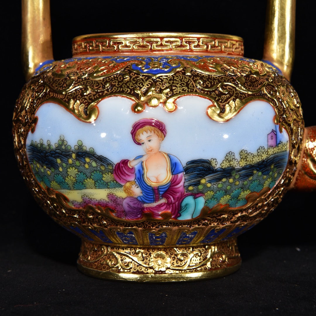 A0654 Chinese Gilt Gold Famille Rose Enamel Beautiful Woman Design Porcelain Handle Teapot