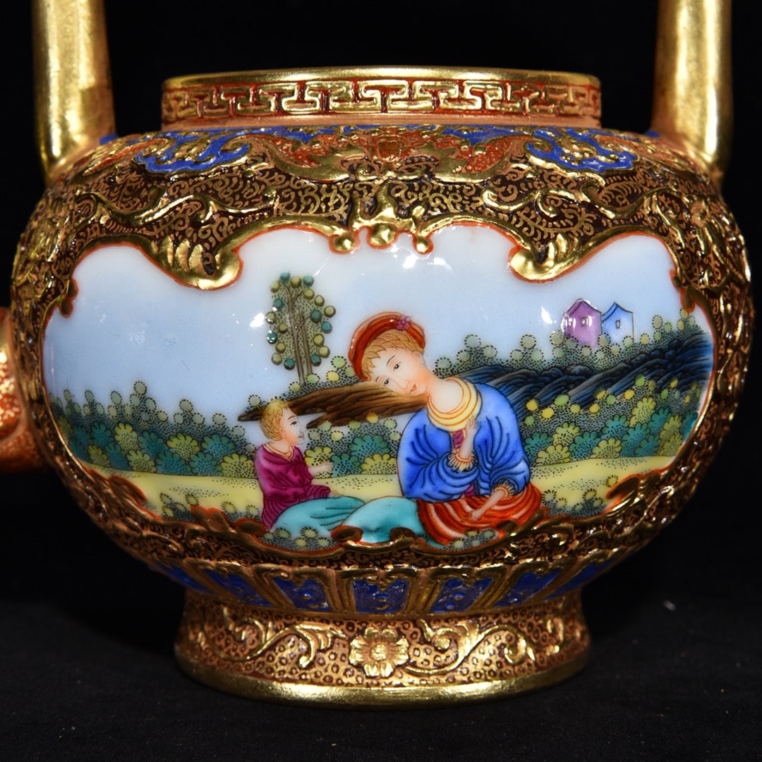 A0654 Chinese Gilt Gold Famille Rose Enamel Beautiful Woman Design Porcelain Handle Teapot