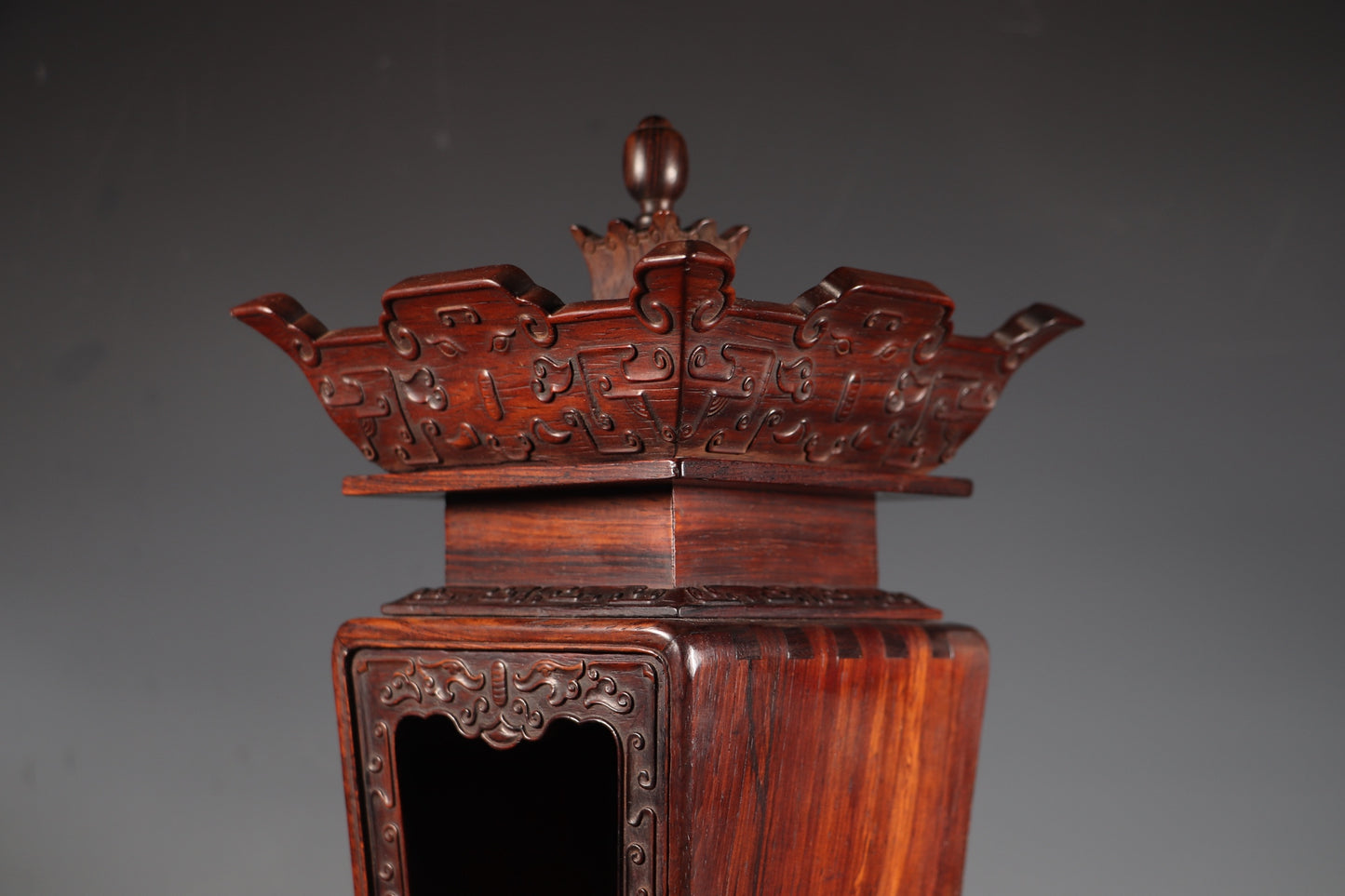 A0655 Vintage Chinese Huanghuali Wood Carved Shrines Statue