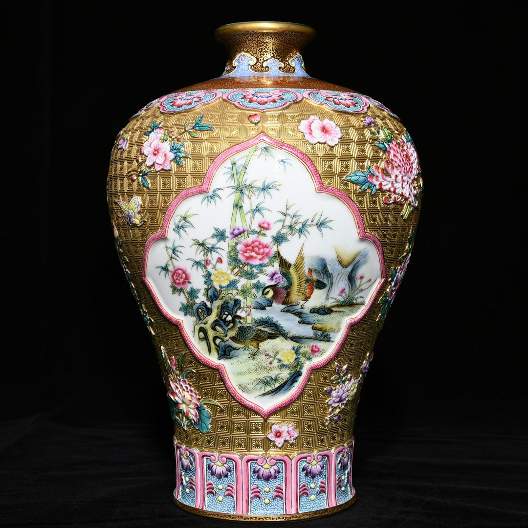 A0665 Chinese Gilt Gold Famille Rose Flowers & Peacock Design Porcelain Vase