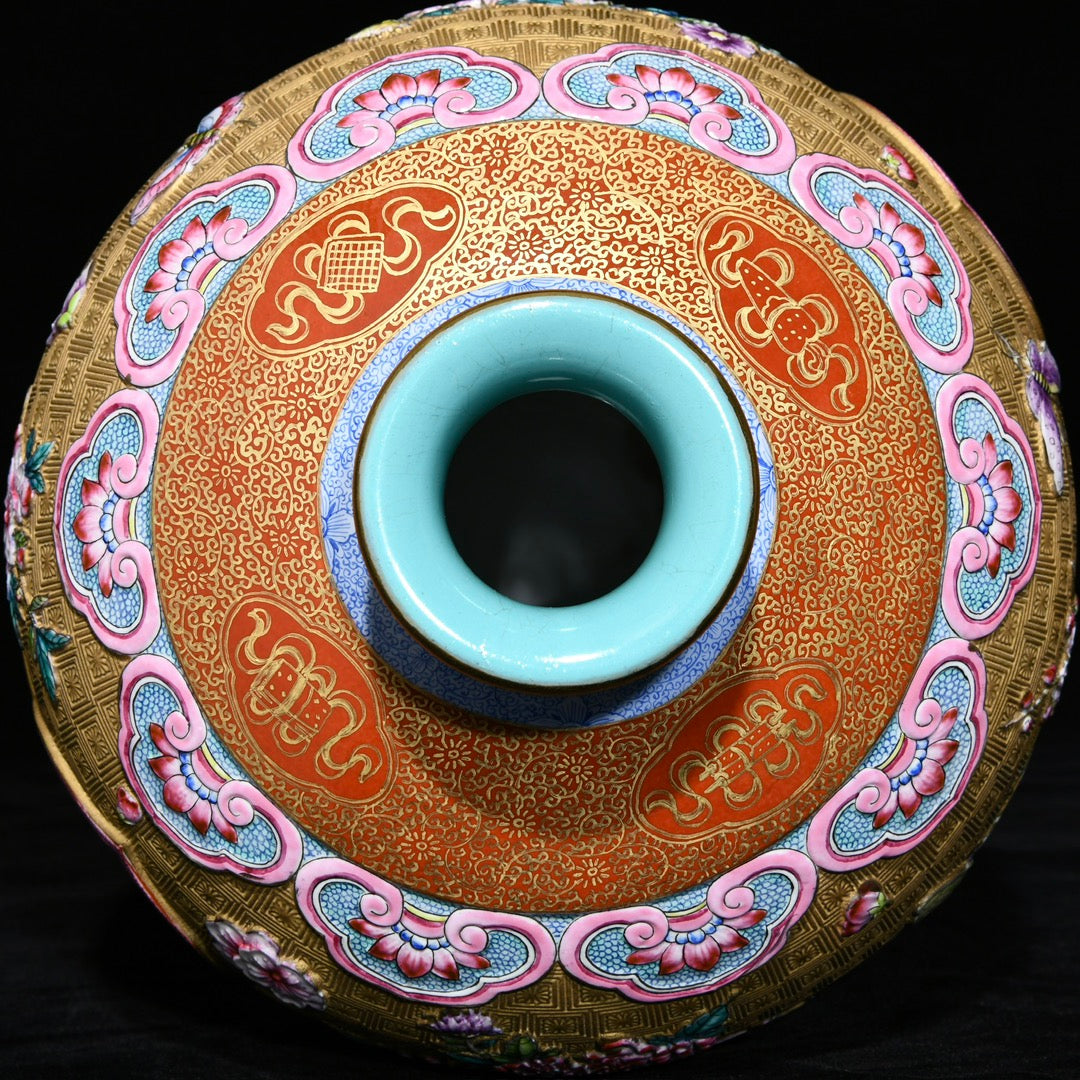 A0665 Chinese Gilt Gold Famille Rose Flowers & Peacock Design Porcelain Vase
