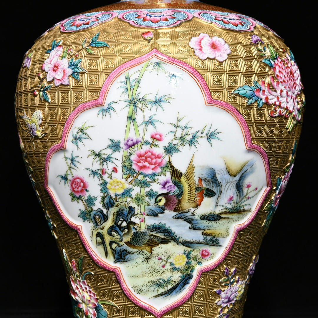 A0665 Chinese Gilt Gold Famille Rose Flowers & Peacock Design Porcelain Vase