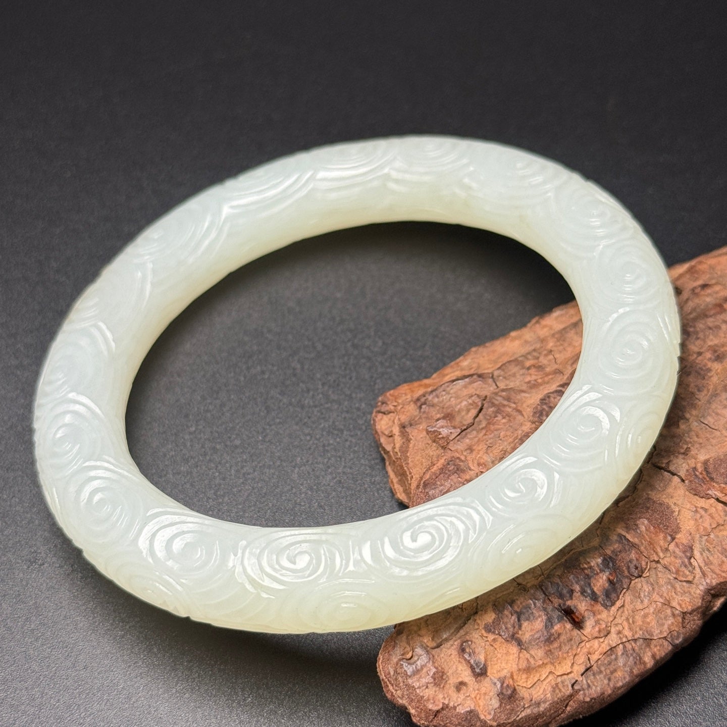A0667 Inside Diameter 61 MM Chinese Hetian Jade Clouds Design Bracelet