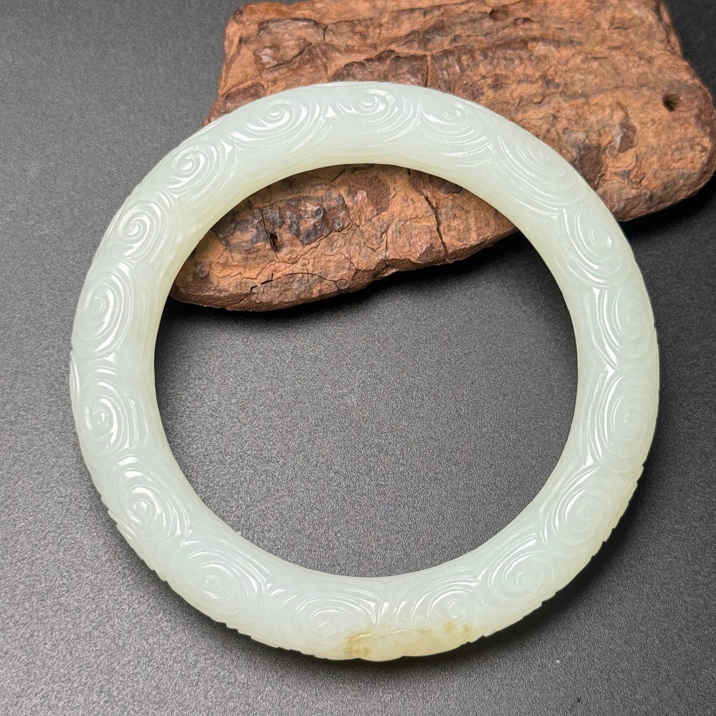 A0667 Inside Diameter 61 MM Chinese Hetian Jade Clouds Design Bracelet