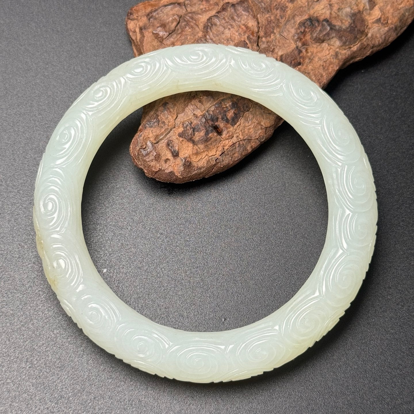 A0667 Inside Diameter 61 MM Chinese Hetian Jade Clouds Design Bracelet