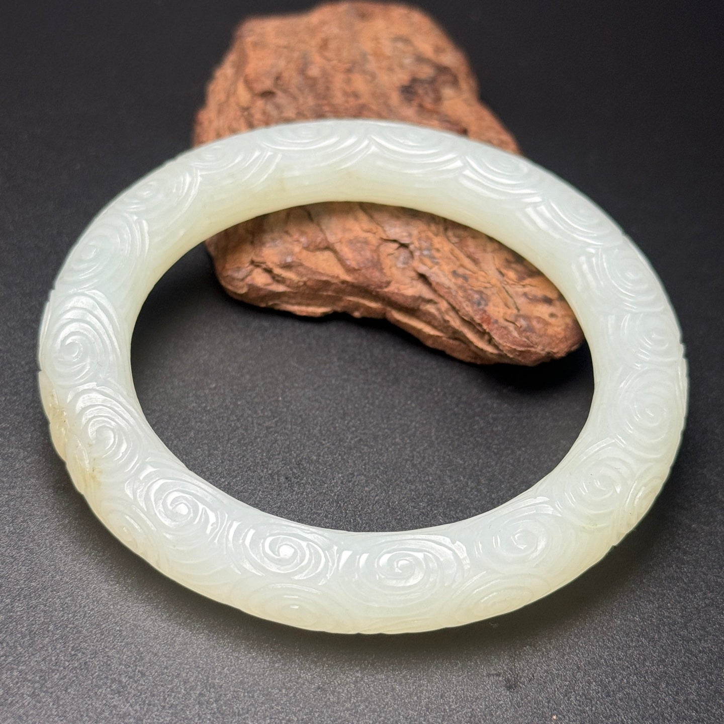 A0667 Inside Diameter 61 MM Chinese Hetian Jade Clouds Design Bracelet