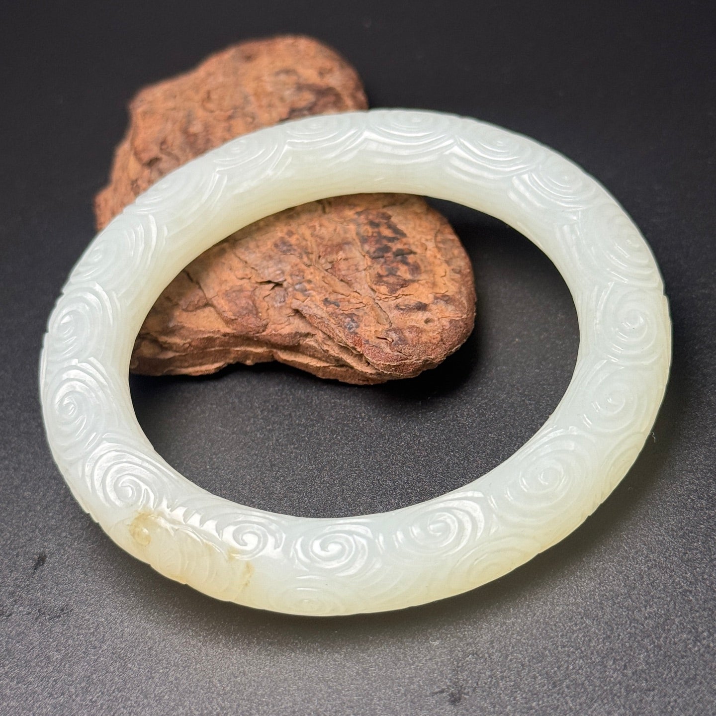 A0667 Inside Diameter 61 MM Chinese Hetian Jade Clouds Design Bracelet