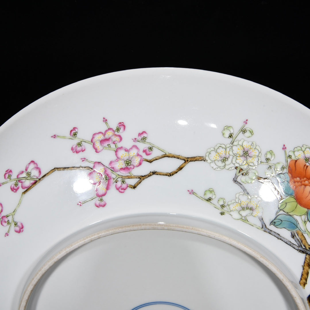 A0670 Chinese Famille Rose Flowers Design Porcelain Plate