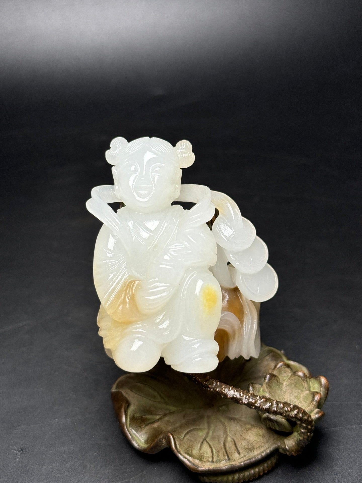 A0672 Superb Chinese Hetian Jade Carved Urchin Statue/Pendant