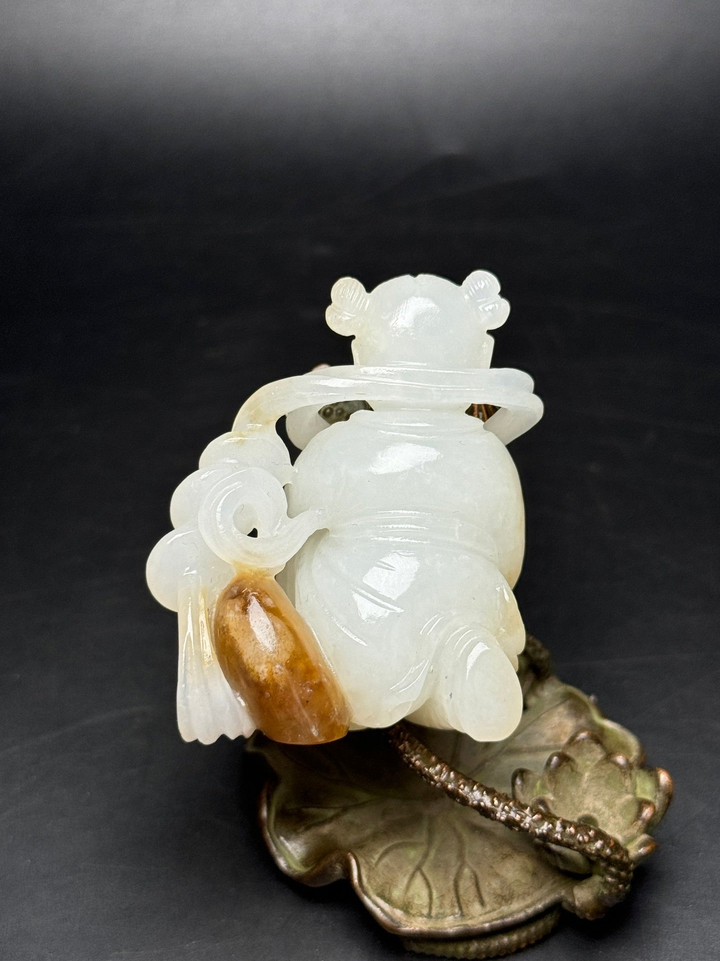 A0672 Superb Chinese Hetian Jade Carved Urchin Statue/Pendant